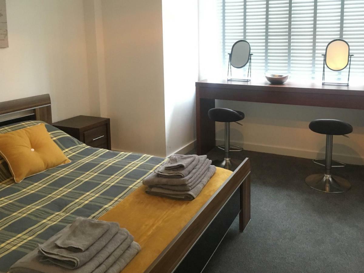 Luxury 1 Bed Apartment In City Centre With Parking Честер Экстерьер фото