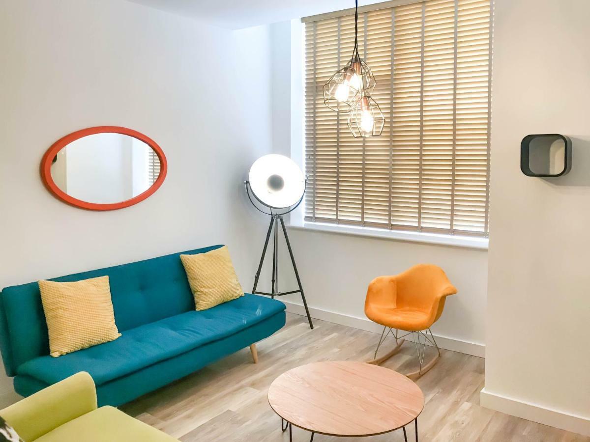 Luxury 1 Bed Apartment In City Centre With Parking Честер Экстерьер фото