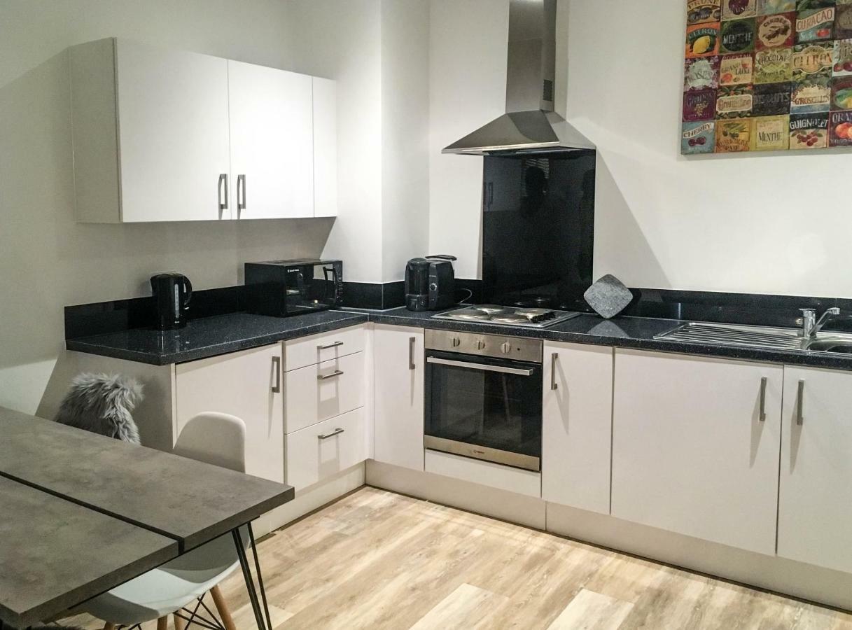 Luxury 1 Bed Apartment In City Centre With Parking Честер Экстерьер фото