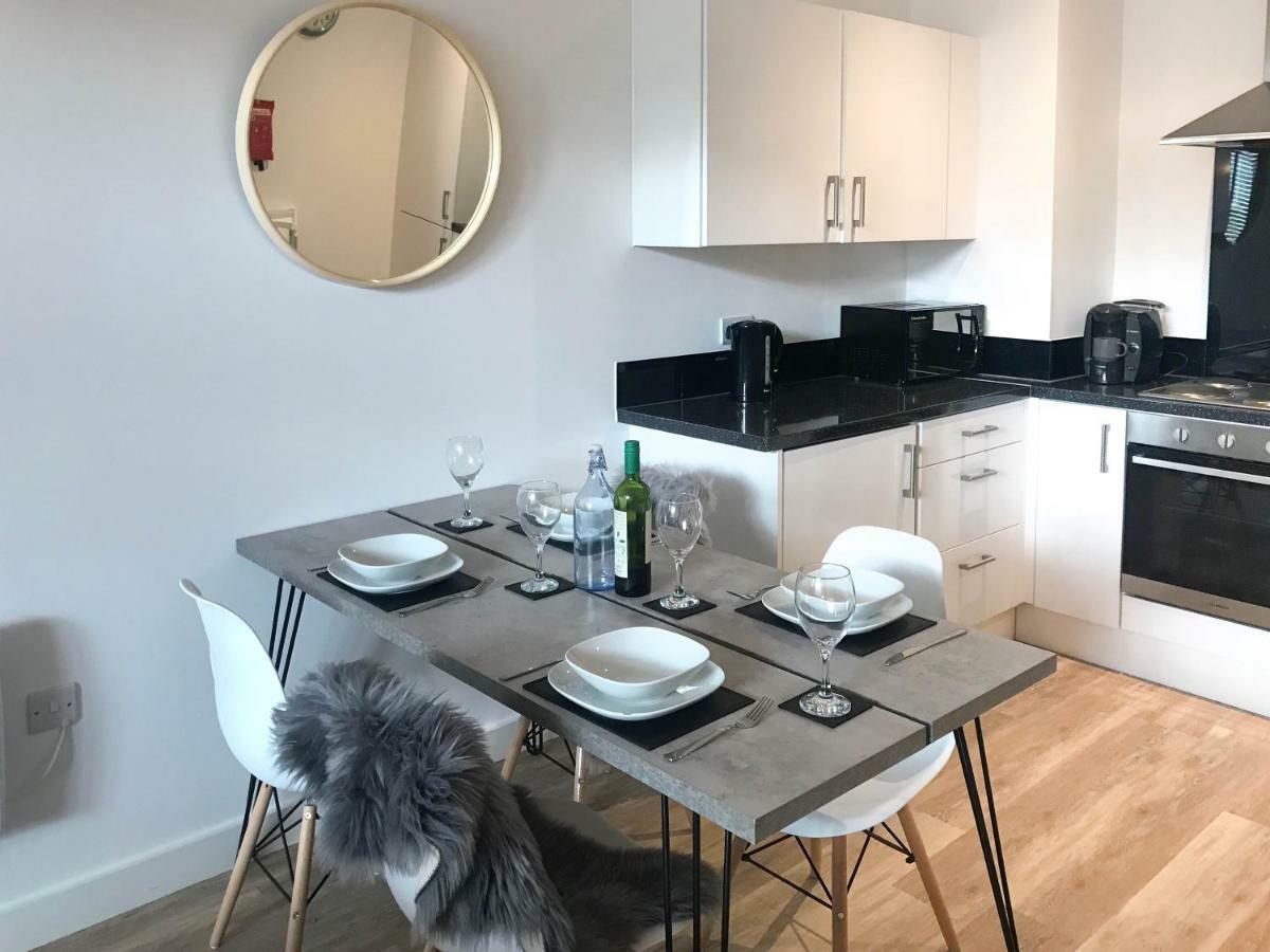 Luxury 1 Bed Apartment In City Centre With Parking Честер Экстерьер фото